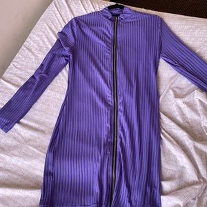 zip up dress, very comfy and convenient